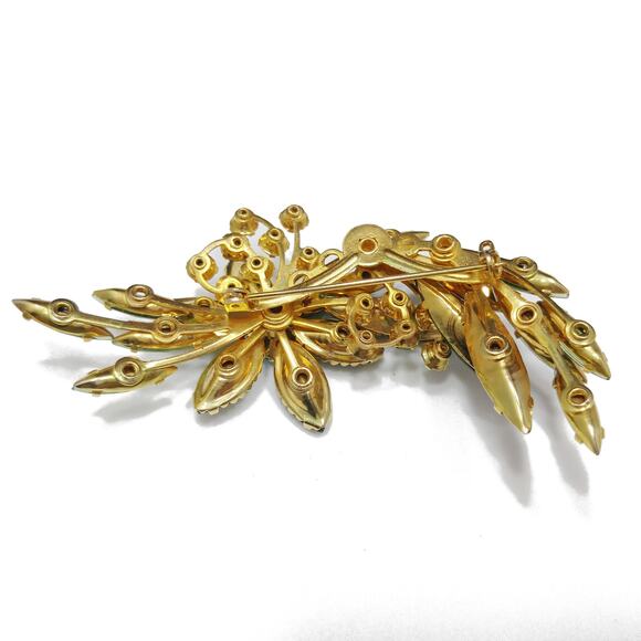 Vintage Green Rhinestone Flower Brooch, Gold Plated - Picture 4 of 10